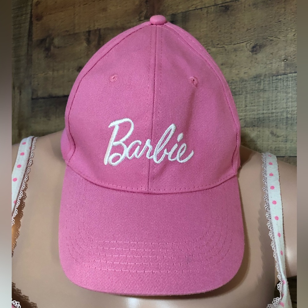 💕 TRADED💕Barbie Pink embroidered snapback hat - Picture 1 of 5